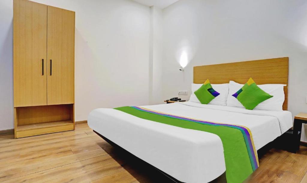 Hotel Orient Avenue Nagpur Exteriör bild