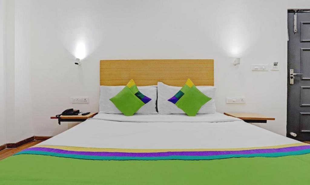 Hotel Orient Avenue Nagpur Exteriör bild